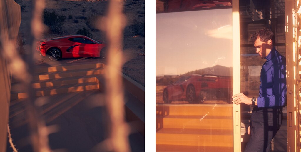 Dos fotos: A la izquierda, un Corvette 2020 en Rojo Antorcha en un paisaje desértico, visto desde el costado mostrando las entradas en la puerta. A la derecha, un hombre sostiene la puerta abierta de una casa, y la parte de atrás del Corvette se refleja en el vidrio de la puerta.
