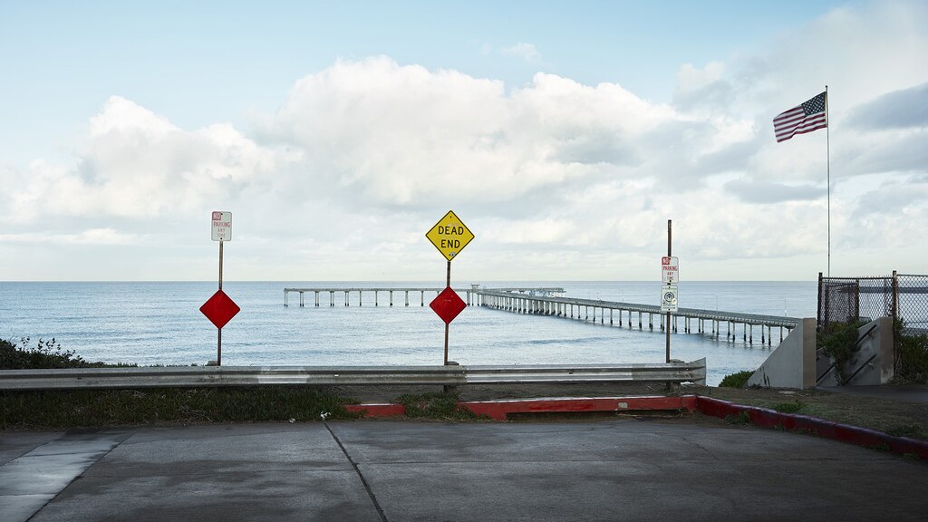 Al final de Narragansett Avenue en Ocean Beach, California se ve el muelle de Ocean Beach.