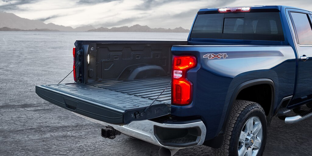 Camioneta Chevy Silverado HD 2021: vista trasera