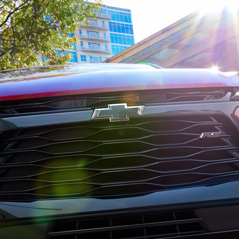 Elegante parrilla en Negro con emblema en Negro en la Chevy Blazer 2023