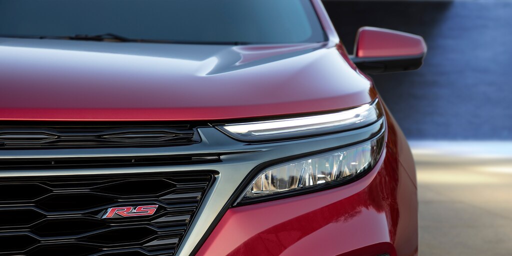 Los faros delanteros LED de la Chevy Equinox 2023 en Rojo Cereza Tintcoat