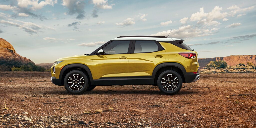 Perfil lateral del exterior de la SUV pequeña Chevrolet Trailblazer 2023