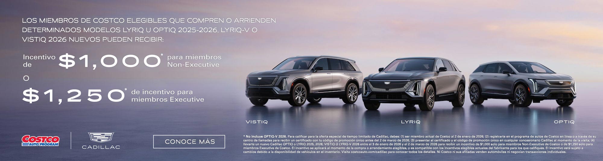 Vista de medio perfil de una Cadillac LYRIQ 2026 estacionada bajo un hermoso cielo junto a un texto promocional de ofertas actuales